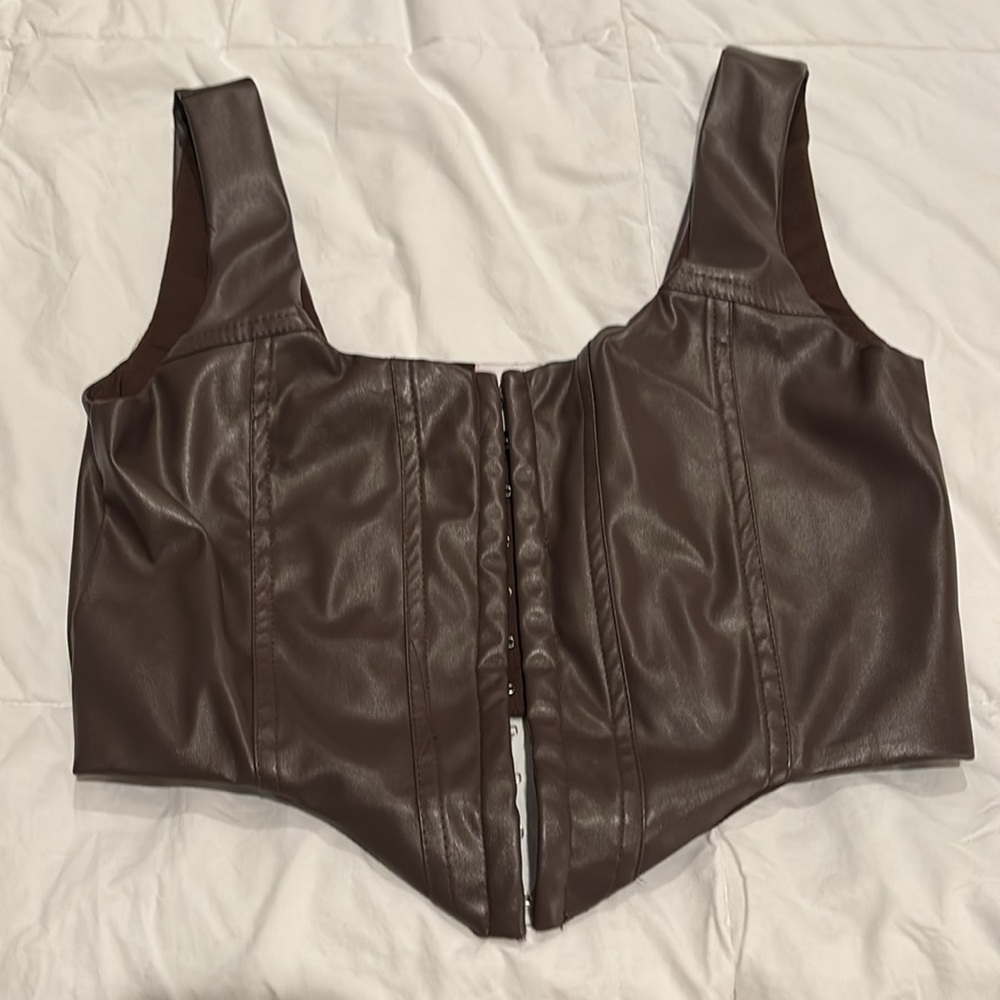 2 Princess Polly Tops - Picture 2 of 6